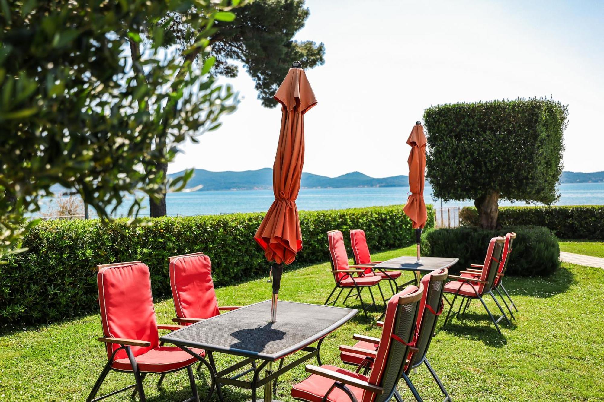 Apartments Becky On A Sandy Beach Without Crowd Sukošan Exterior foto