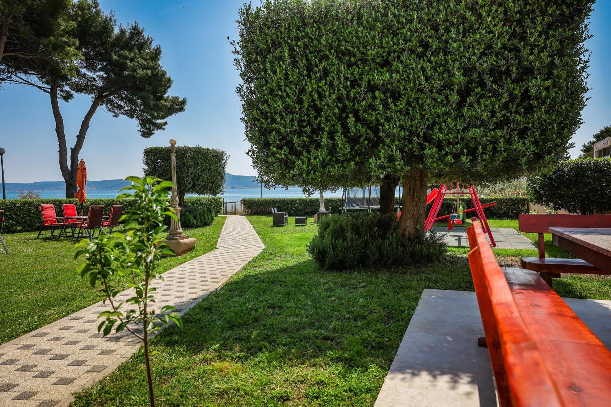 Apartments Becky On A Sandy Beach Without Crowd Sukošan Exterior foto