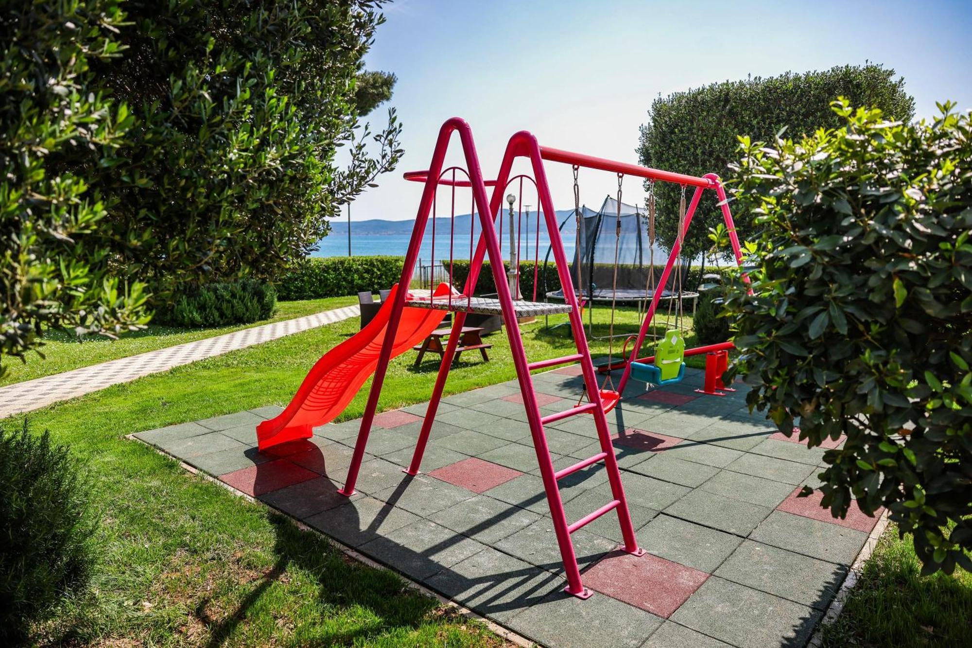 Apartments Becky On A Sandy Beach Without Crowd Sukošan Exterior foto